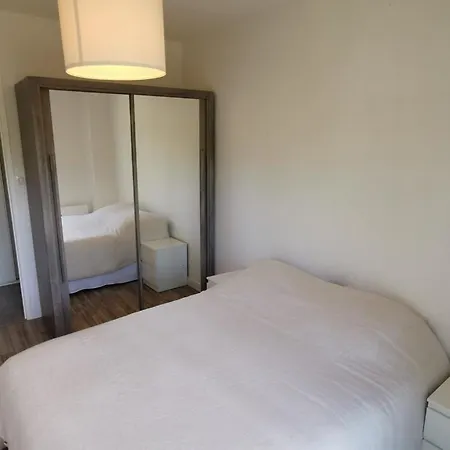 Orion- Pour 2 A 3 Personnes- Wifi Gratuit Apartment *